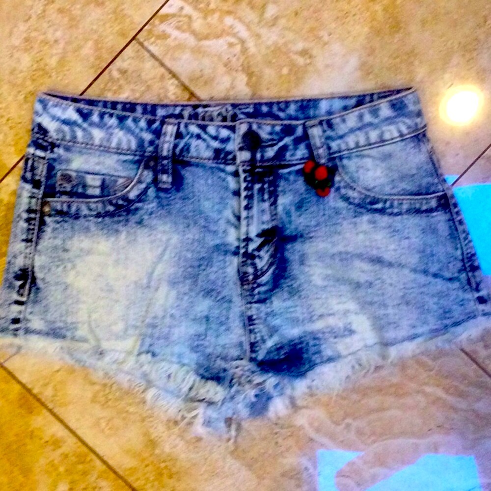 - Wall Flower jean shorts